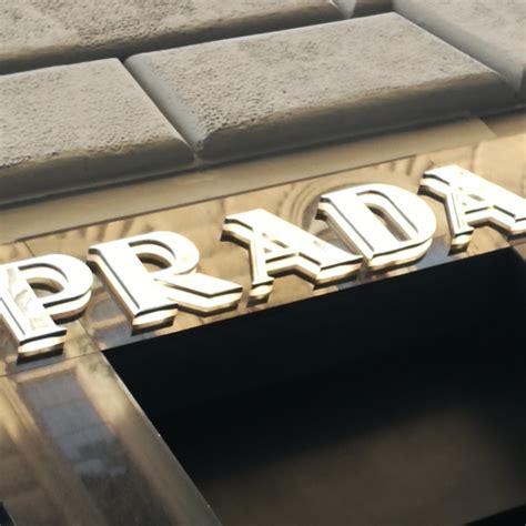 cessione prada|Prada verso la cessione: Chanel offre 6 miliardi di euro .